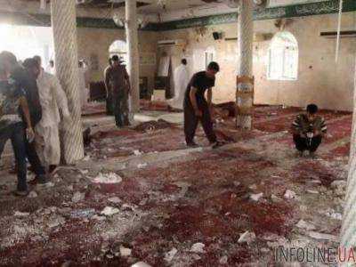 В мечети Афганистана произошел взрыв, в результате чего четверо человек погибли и около 50 - ранены