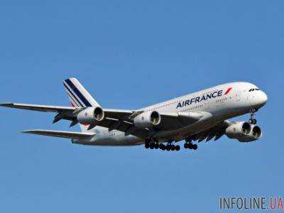 Пилоты французской авиакомпании бастуют, отменено до 30% рейсов