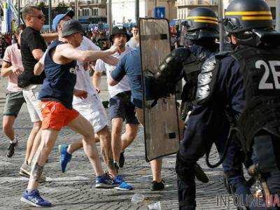 Вследствие столкновений в Марселе перед матчем пострадали пять человек, шестерых задержали