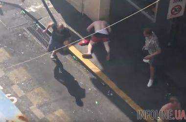 Опубликовано шокирующее видео жестокого избиения россиянами английского фаната. Видео