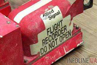 Найден сильно поврежденный черный ящик самолета EgyptAir