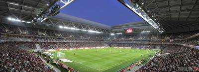 Во французском городе Лиль на стадионе "Пьер Моруа" начались работы по замене газона