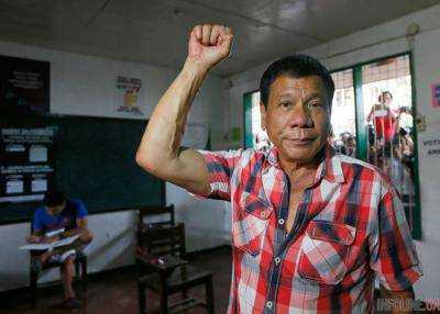 На Филиппинах инаугурировали на посту президента 71-летнего Родриго Дутерте