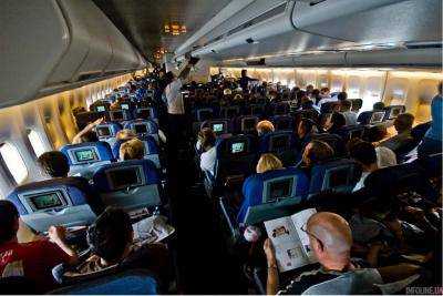 На борту самолета рейса «Москва-Анапа» один из пассажиров закрывшись в туалете угрожал взрывом