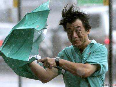 К Японии приближается мощный тайфун "Непартак"