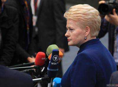 В Варшаве Грибаускайте демонстративно проигнорировала российских журналистов. Видео