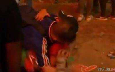 Португальский мальчик поддержал расстроенного французского болельщика. Трогательное видео