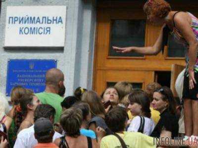 В течение трех дней вступительной кампании около 270 тыс. заявлений подали абитуриенты в ВУЗы