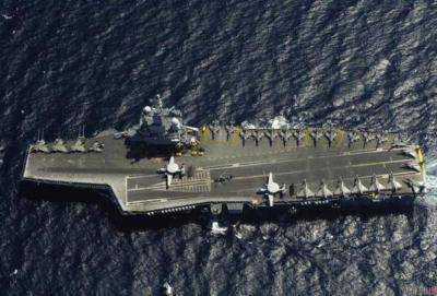 На борьбу с «ИГ» от французских берегов отплыл авианосец "Шарль де Голль"