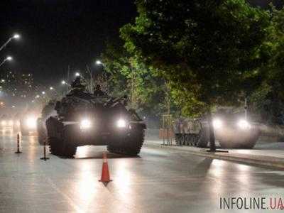 В результате неудачного военного переворота в Турции погибли около 200 человек