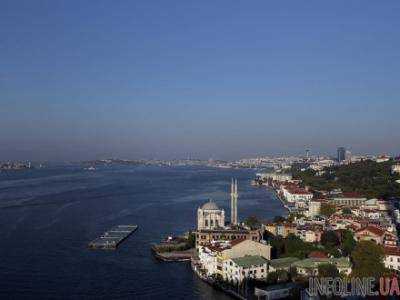 Турция открыла пролив Босфор для транзитных грузовых судов