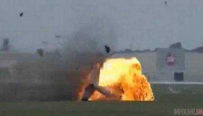 В Канаде авиашоу закончилось трагедией: разбился самолет, пилот погиб