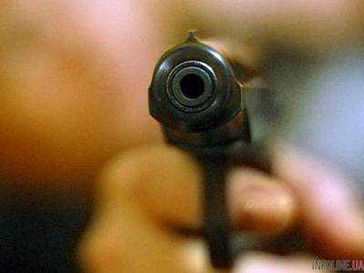 В Ереване вооруженная группа людей, которая захватила здание полиции, отказывается сложить оружие и сдаться