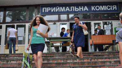 Более миллиона заявлений уже подали абитуриенты в вузы
