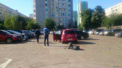 В Киеве прогремел еще один взрыв: неизвестные кинули в авто гранату