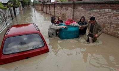 Жертвами наводнения, на территории Индии и Непала, стали около 200 человек