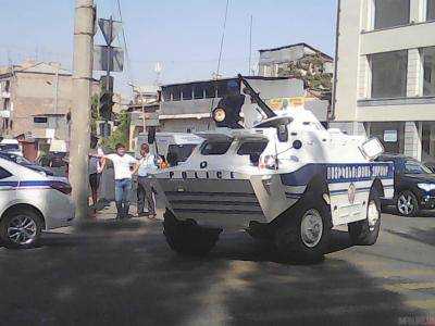 Группа террористов, которые захватили полицейский участок в Ереване, сдались властям