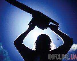 В Минске мужчина с бензопилой в ТЦ напал на посетителей,погибла девушка