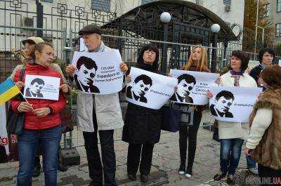 Возле посольства Украины в Латвии прошла акция в поддержку освобождения Р.Сущенко