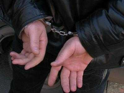 В Мариуполе полицейские задержали двоих грабителей
