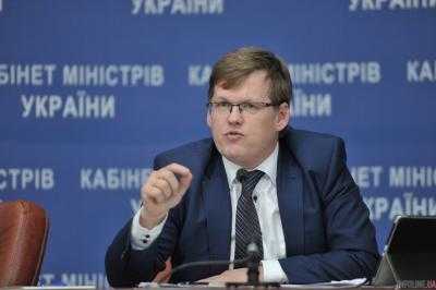 Повышение минимальной зарплаты в 2017 году повлияет на субсидии - П.Розенко