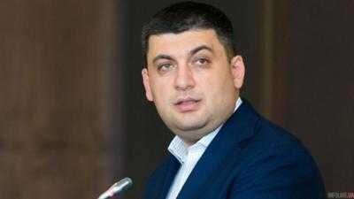 Премьер обсудил с главой МИД Франции выполнение минских соглашений и ситуацию на Донбассе