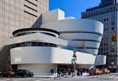 В Нью-Йорке музей современного искусства  представил коллекцию смайликов