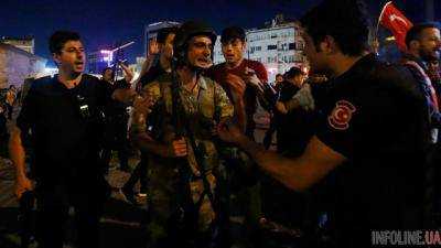 Второго подозреваемого в организации переворота идентифицировали  в Турции