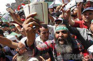 За распространение радикальных идей во Франции закрыли четыре мечети