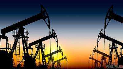 Фьючерсы на нефть марки Brent с поставкой в феврале в понедельник утром выросли