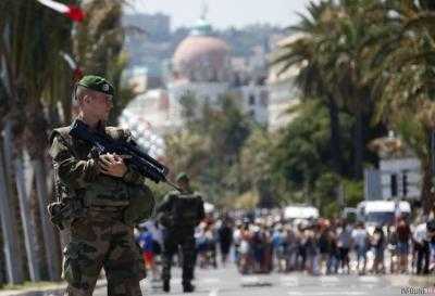 Во Франции до 15 июля продлен режим чрезвычайного положения