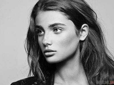 20-летняя модель Victoria's Secret разделась для календаря.Видео