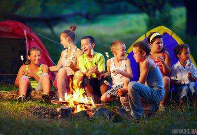 Около 200 тыс. детей в этом году учились в летних пришкольных англоязычных лагерях