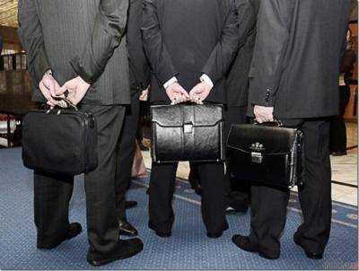 При назначении послов парламент будет проводить консультации