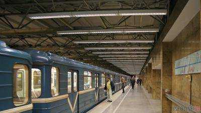 Пассажирка Киевского метро бросилась под поезд на станции"Лукьяновка"