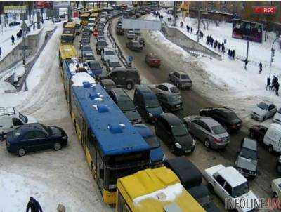 Автомобильные пробки в Киеве достигли пяти баллов