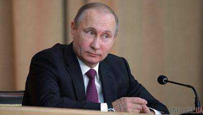 В.Путин сравнил распространителей фейков с проститутками