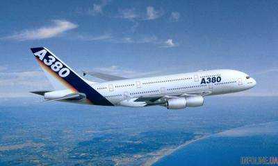 Крупнейший авиалайнер Airbus 380 стал экспонатом Парижского музея