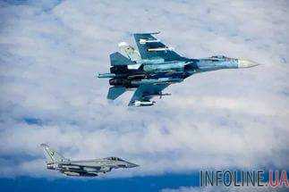 Воздушная тревога: в США подняли в небо два истребителя F-15 для защиты Д.Трампа