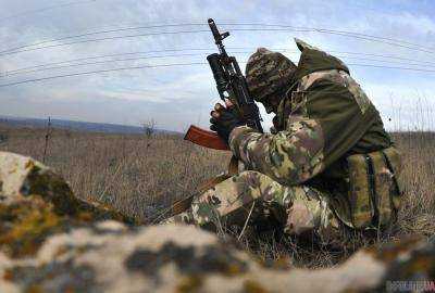 В зоне АТО 2 украинских военнослужащих ранены, 7 - травмированы
