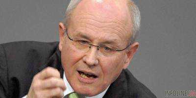 Соратник А.Меркель предостерег президента США Д.Трампа от торговых войн с ЕС