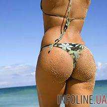 Бразильская модель в бикини ударила ведущего ТВ.Видео