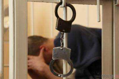 Экс-полицейский получил три года за развращение несовершеннолетнего