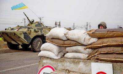 Попытка силовой разблокировки железной дороги на Донбассе привела к ранениям и задержаниям