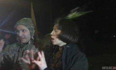 Участники блокады на Донбассе забросали Чорновол яйцами. Видео