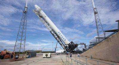 Компания SpaceX отложила запуск ракеты-носителя Falcon 9  из-за непогоды