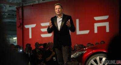 И.Маск анонсировал презентацию первого грузовика от Tesla осенью
