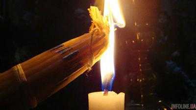 В Украину прибыл Благодатный огонь