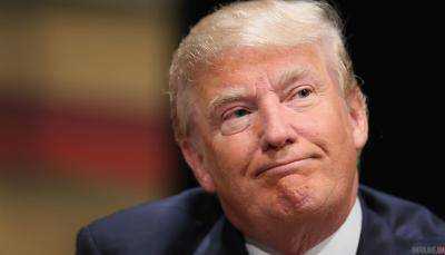 Д.Трамп забыл положить руку на сердце во время исполнения гимна США