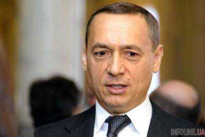 Взять на поруки Н.Мартыненко согласились 15 нардепов и 4 министра